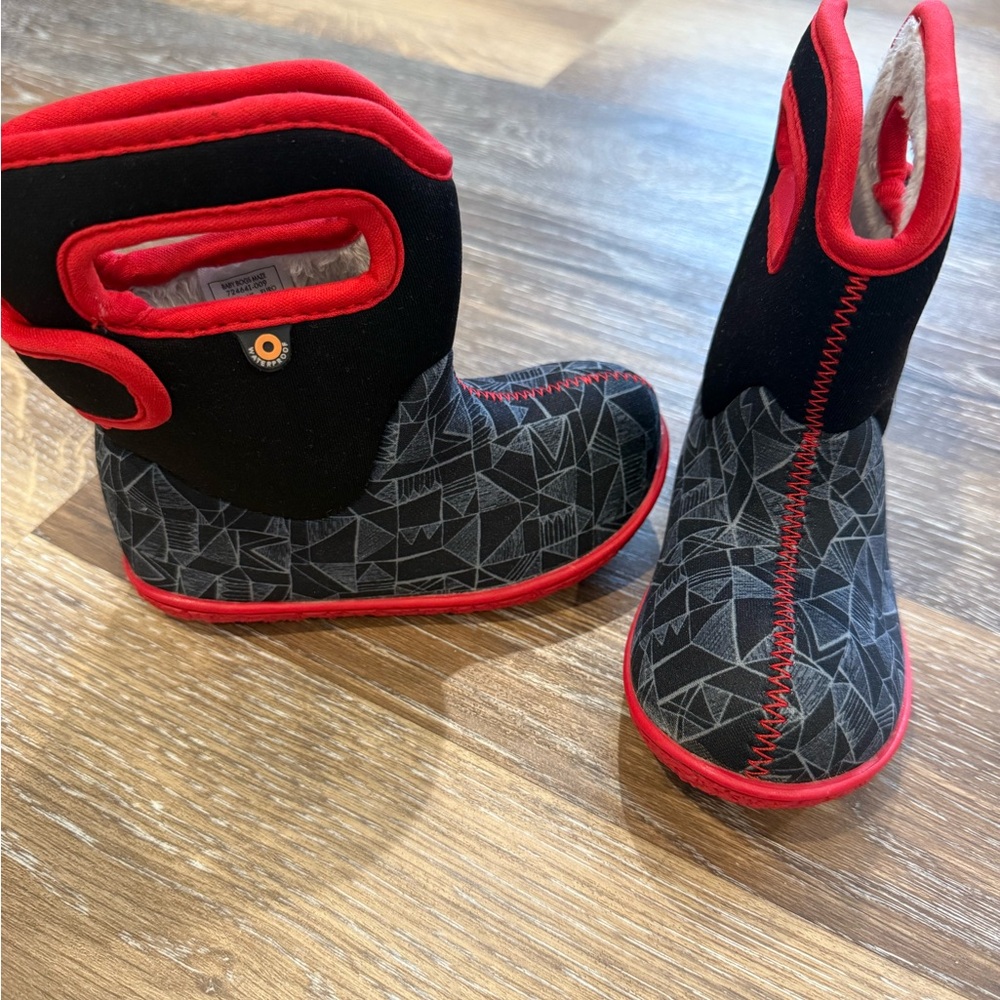 Bogs Black and Red Kids Boots